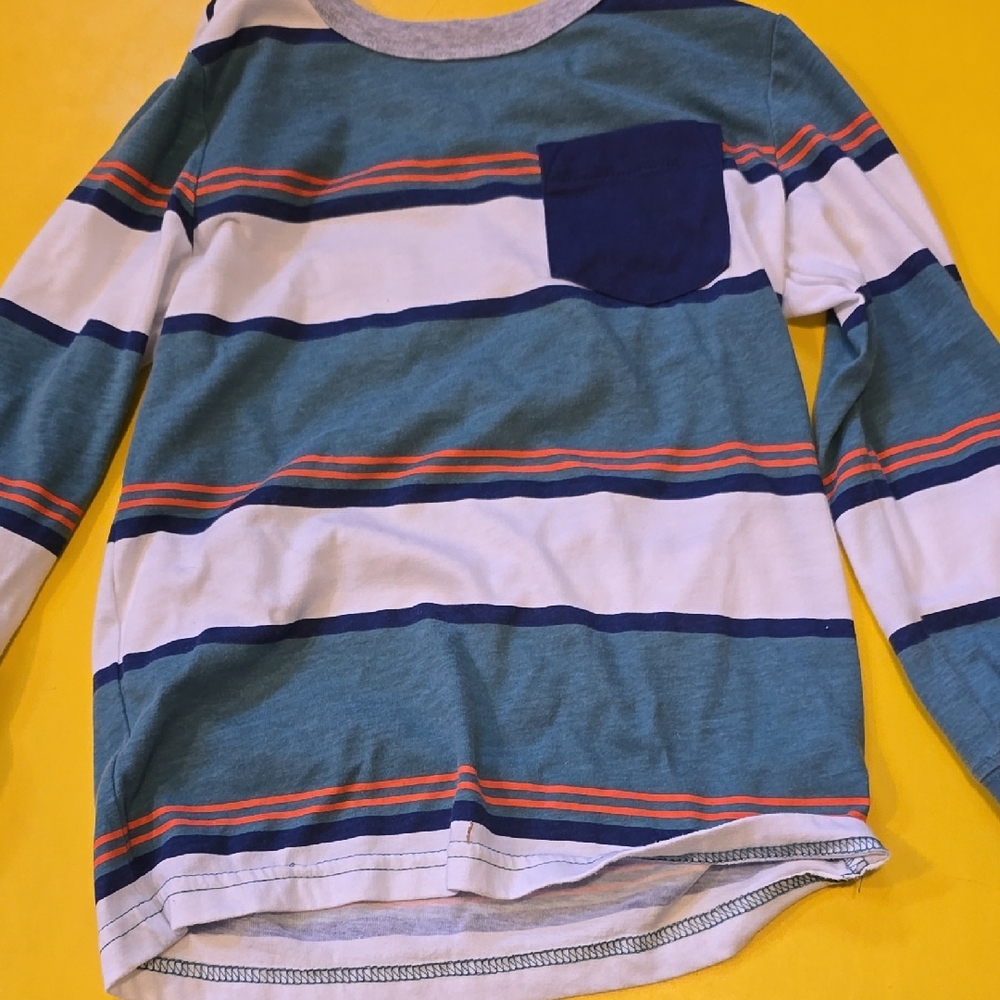 Carter's Boys size 6 long sleeve shirt